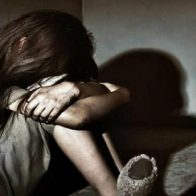 Muere niña a la que su padre golpeaba por no aprender lecciones de música