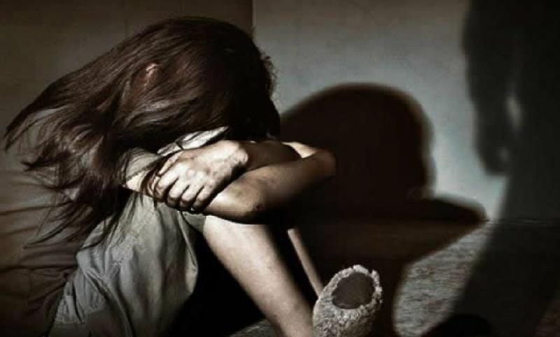 Muere niña a la que su padre golpeaba por no aprender lecciones de música