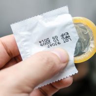 Ordenan retirar del mercado un lote de condones con orificios en Colombia