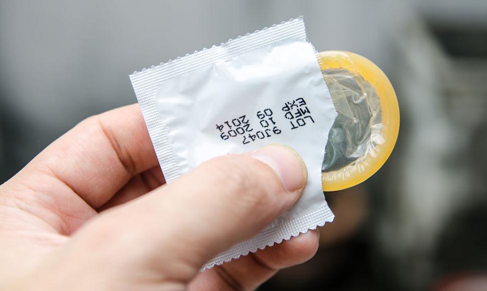Ordenan retirar del mercado un lote de condones con orificios en Colombia