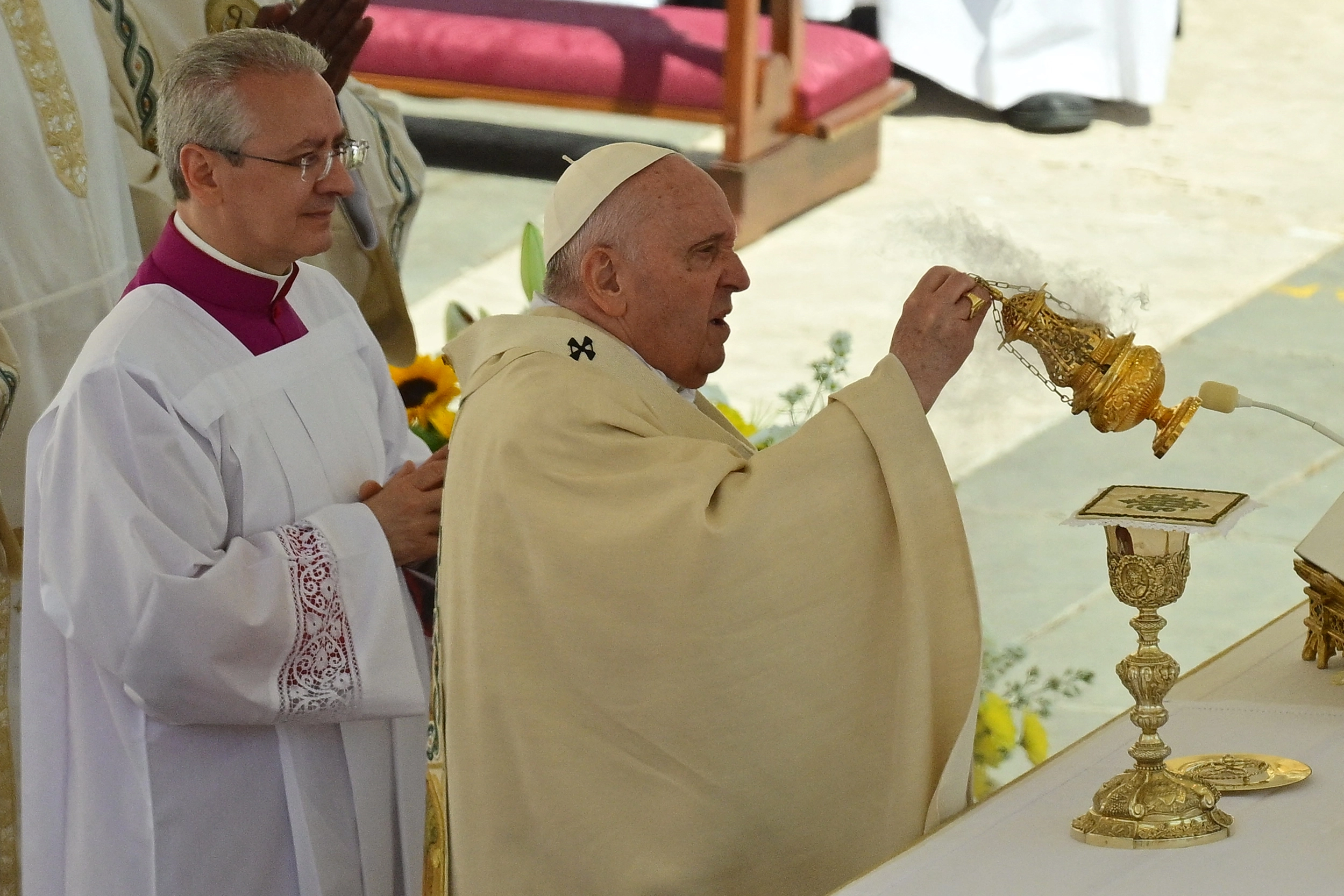 El papa pide a los líderes políticos que sean "protagonistas de la paz"