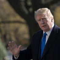 Acusado de fraudes intenta librarse con un falso indulto de Trump