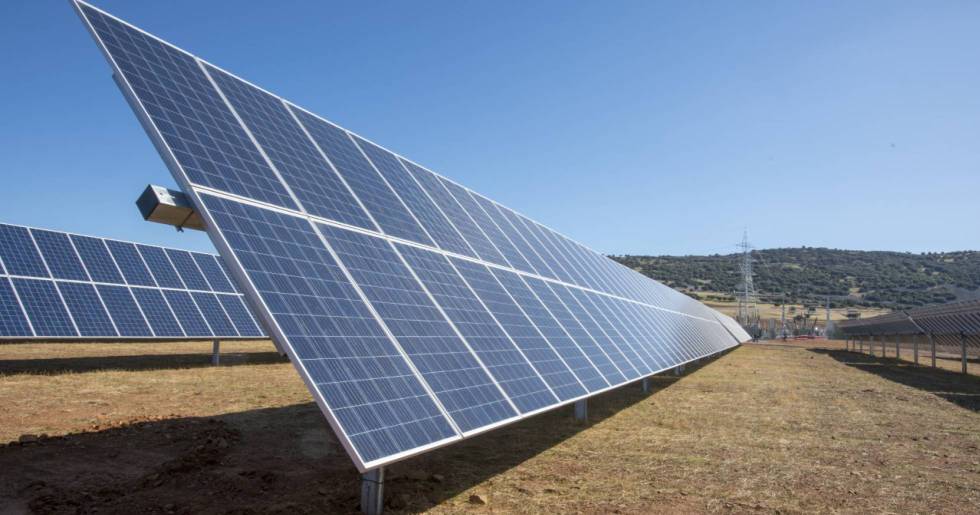 RD invierte 800 millones dólares en energía solar fotovoltaica