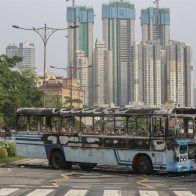 Sri Lanka amanece en calma tras un día de violencia con 8 muertos y 218 heridos