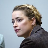 Secretos de Amber Heard: Un padre abusivo y una acusación de su ex por un trío con Elon Musk