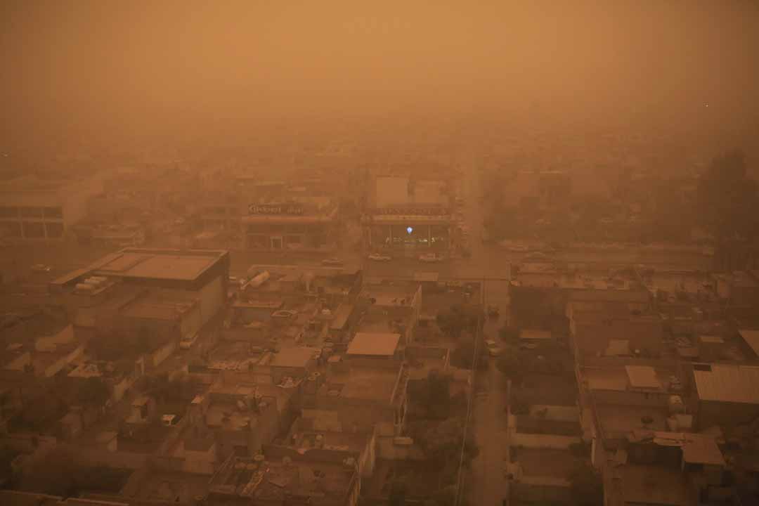 Unos 500 hospitalizados por continuas tormentas de arena en Irak