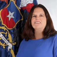 Delincuentes armados roban en casa de la ministra de Defensa de Chile y golpean a su hijo