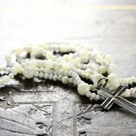 Detienen en EEUU a familiares de una niña que murió durante un 'exorcismo'