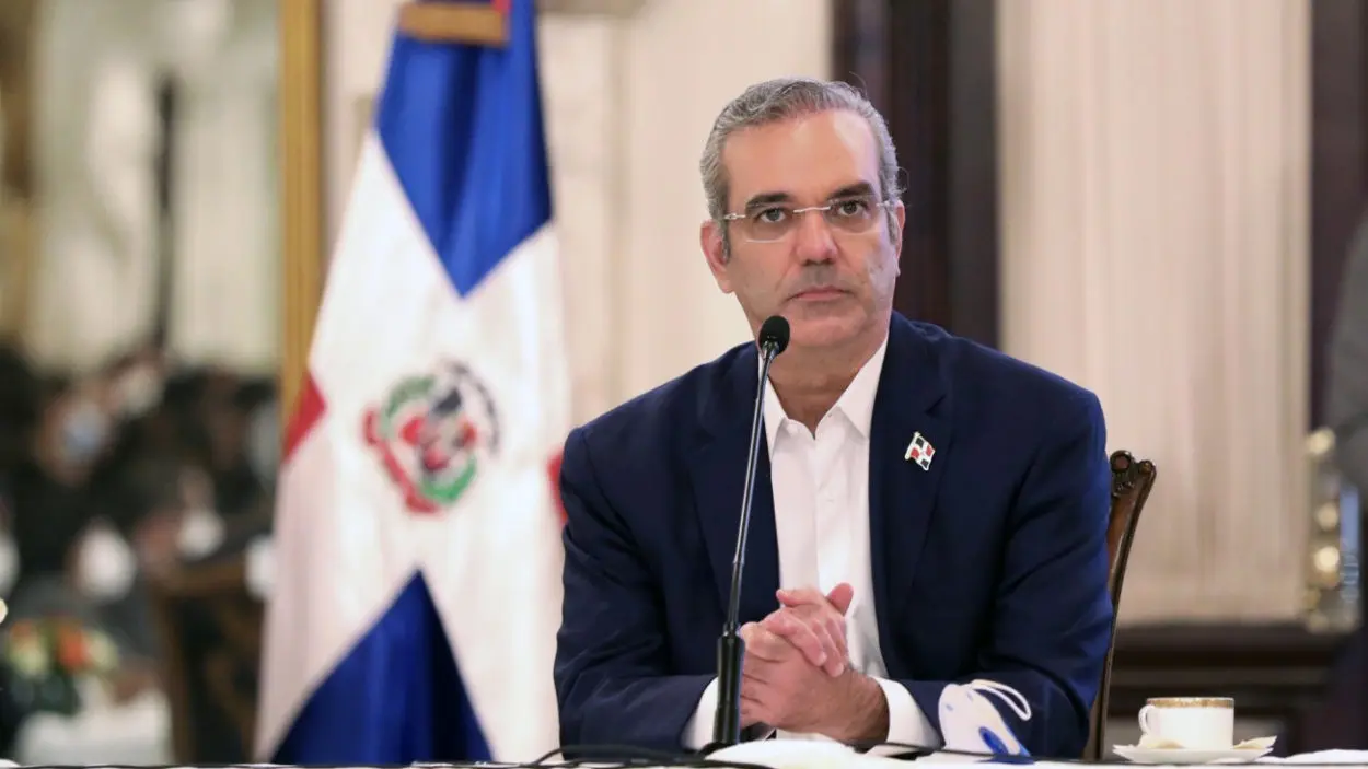 Abinader anuncia instalarán 2 mil megavatios para contrarrestar apagones entre 2022 y 2026
