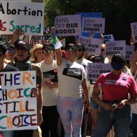Oklahoma aprueba nueva ley prohíbe aborto desde la fertilización