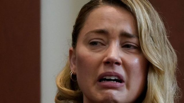 Amber Heard asegura Johnny Depp la golpeó por celos de James Franco