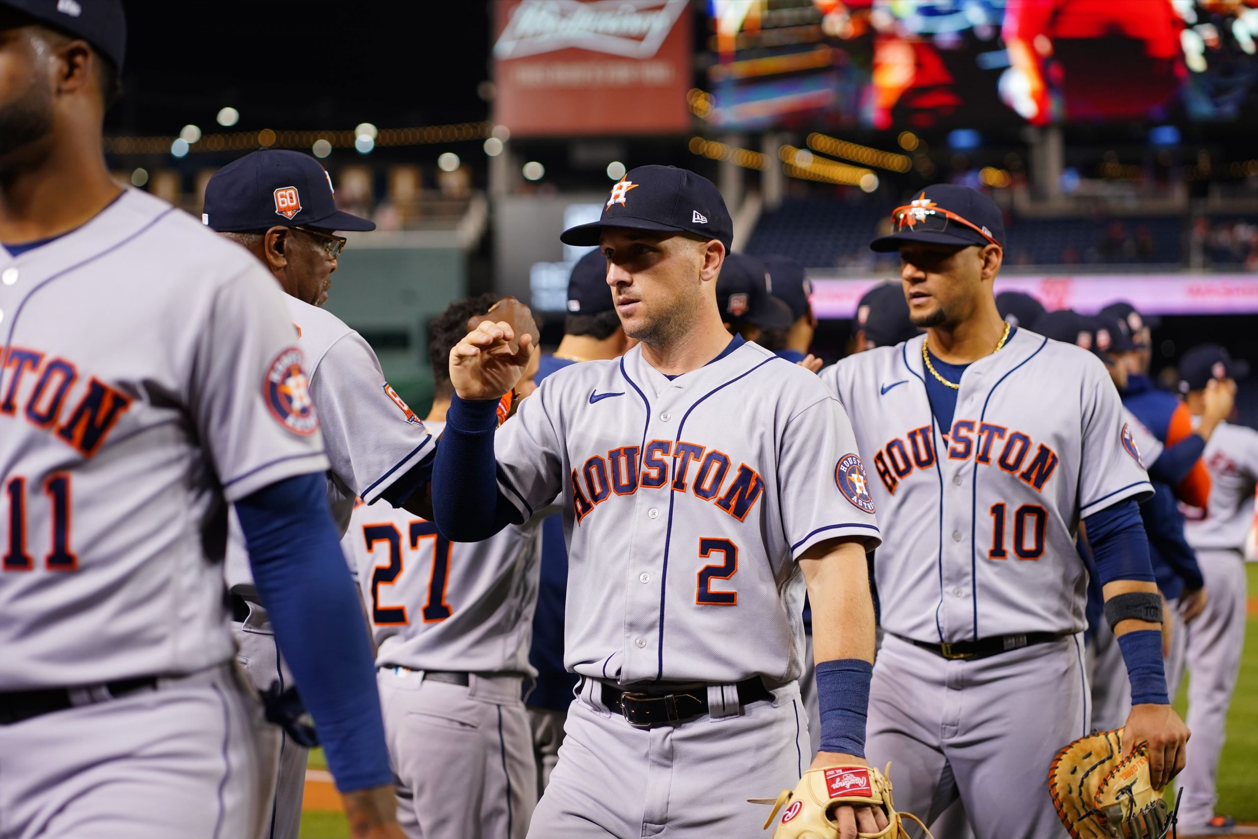 Astros de Houston hilan 11 triunfos a fuerza de jonrones