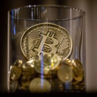El bitcóin modera su caída al 3% tras el desplome de TerraUSD