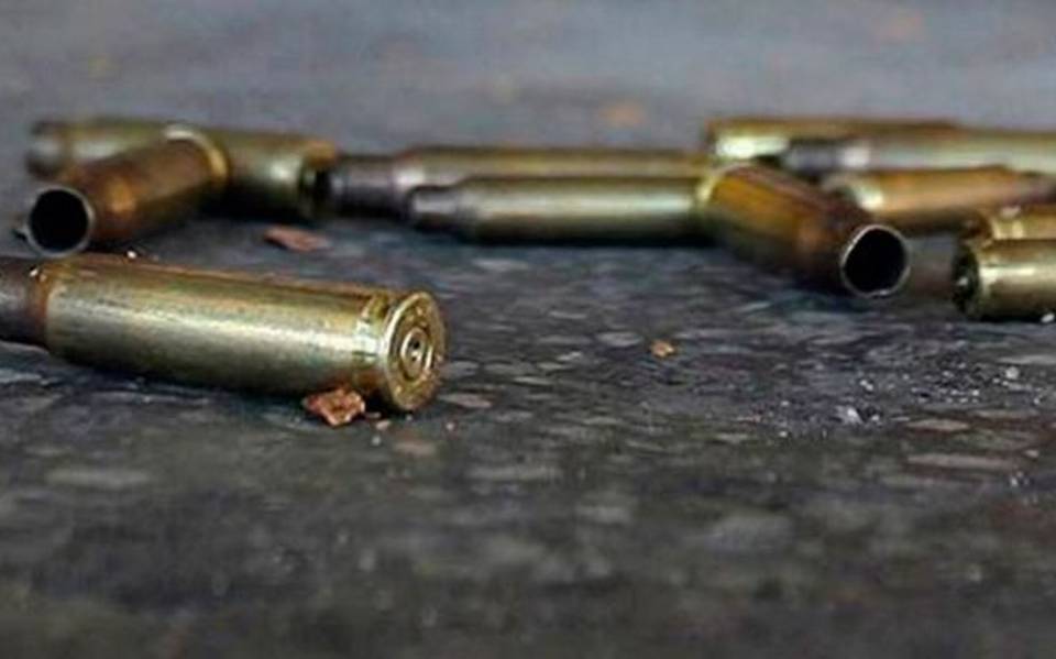 Mujer muere de dos disparos durante intento de atraco en centro de diversión en Santiago
