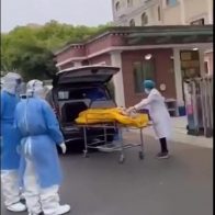 Destituyen funcionarios en Shanghái tras traslado de anciano vivo en bolsa de cadáveres