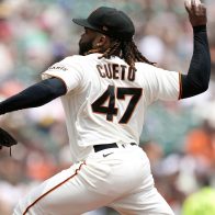 Dominicano Johnny Cueto abrirá por los Medias Blancas este lunes