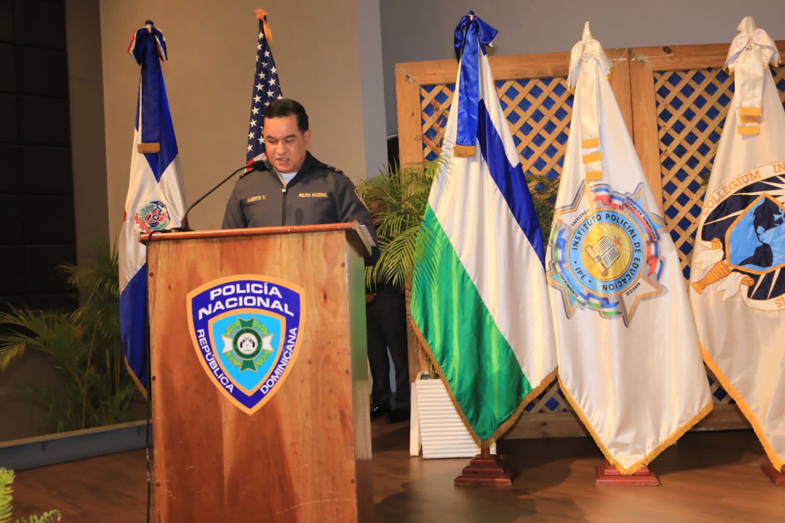 Director de la Policía dice asume con entereza su compromiso de dirigir la institución