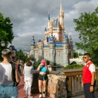 Residentes demandan a Florida por eliminar autogobierno de Walt Disney World