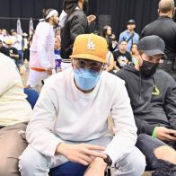 Bad Bunny comentará un partido de baloncesto en Puerto Rico