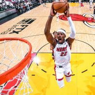 Los Miami Heat aplastan a los Philadelphia 76ers en playoff de la NBA