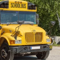 Detienen a conductor de autobús escolar de Miami por agresión sexual a una niña