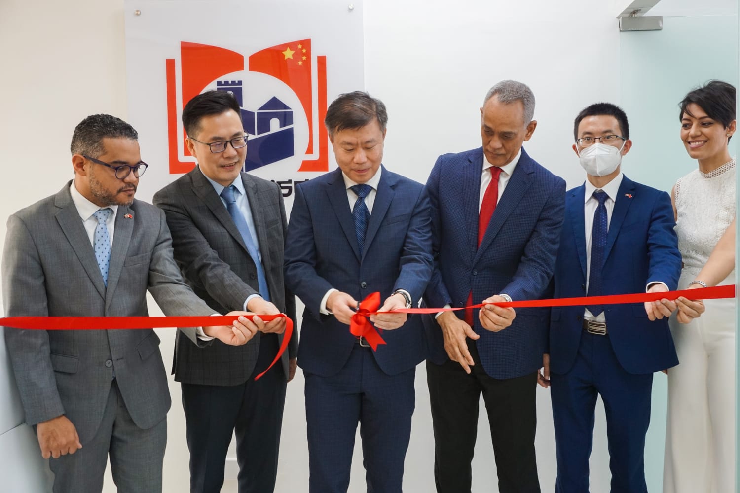Centro Dominicano de Estudios sobre China inaugura oficinas
