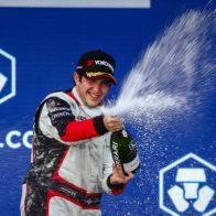 Dominicano Jimmy Llibre gana dos carreras de Porsche Spring Challenge