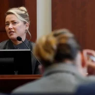 Amber Heard negó haber dejado excremento en cama de Depp