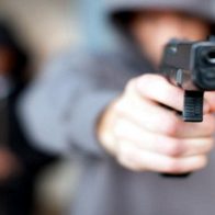 Fuertemente armados hombres asaltan supermercado en La Vega