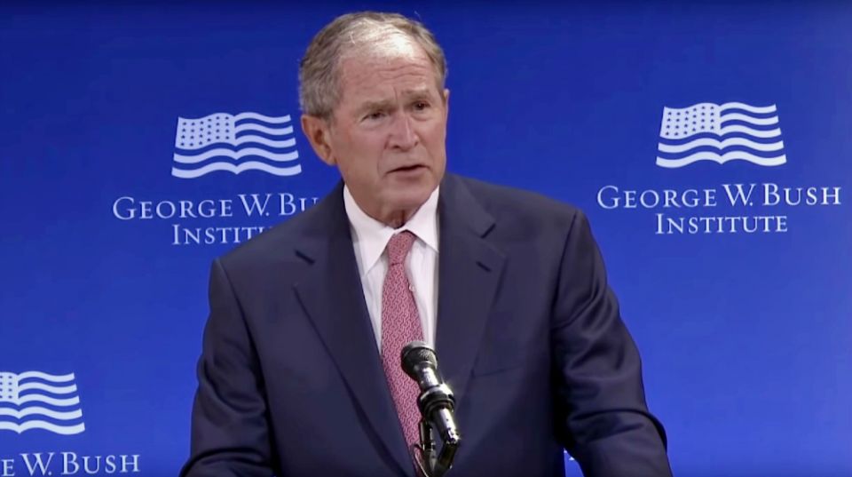George Bush confunde Irak con Ucrania al hablar de “invasiones injustificadas”
