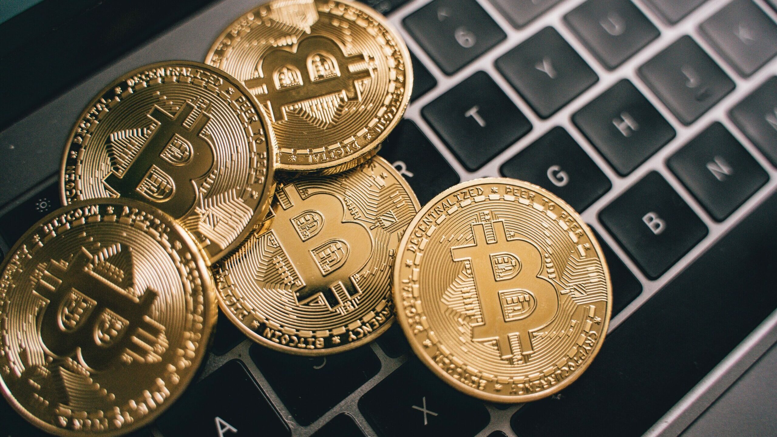 Nobel de Economía pide prohibir las criptomonedas