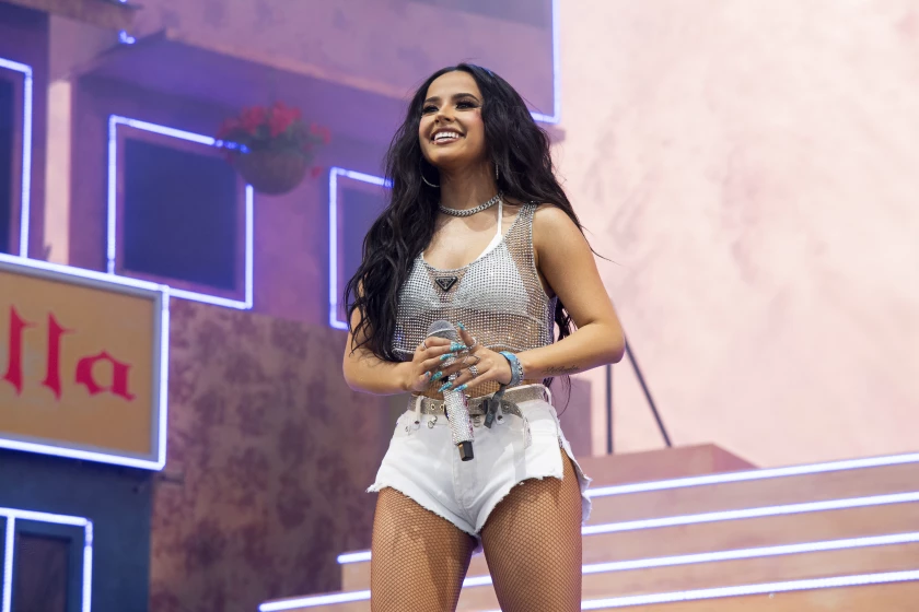 Becky G y Travis Scott actúan esta noche en los Billboard