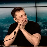 La presidenta de SpaceX defiende a Elon Musk ante acusaciones de acoso sexual