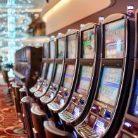 Le ingresan por error 350.000 euros de fondos Covid y los gasta en 15 días en casinos online
