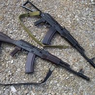Arrestan un estudiante con dos rifles a las afueras de un instituto en Texas