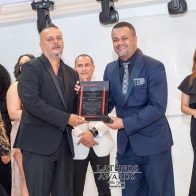 Roy Tabaré recibe premio