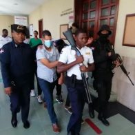 Civiles señalados en caso David de los Santos culpan a policías del crimen