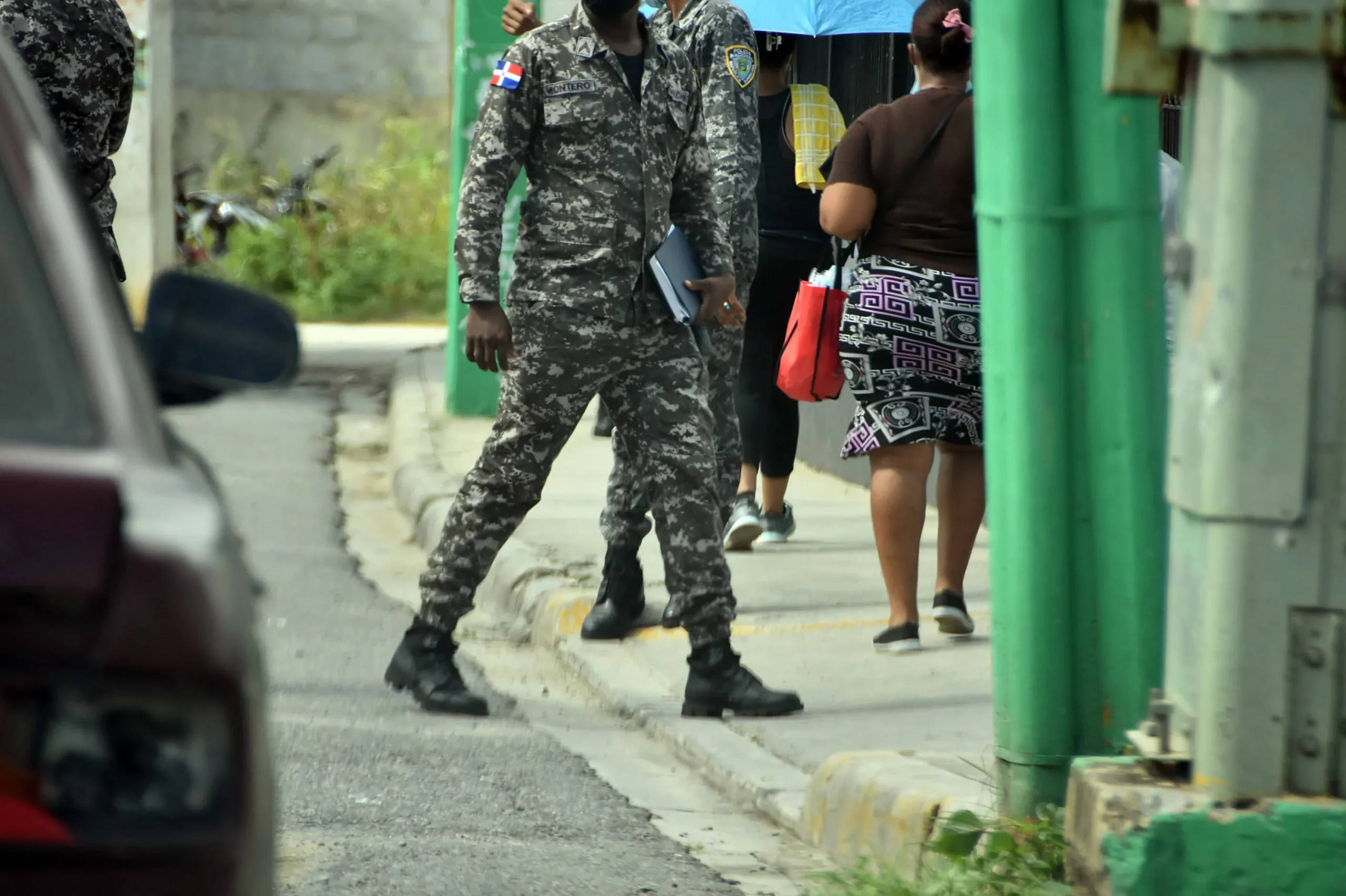 Envían a prisión a dos policías que agredieron una mujer en Montecristi