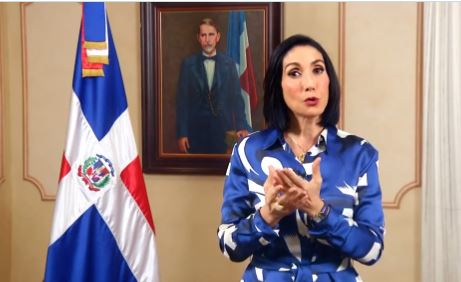 Raquel Arbaje a las madres dominicanas: "Eres el pilar que sostiene a la familia"