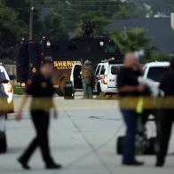 Al menos dos muertos y 13 heridos en un tiroteo en una escuela de Texas