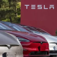 Tesla retirará más de 360,000 vehículos por un posible riesgo de seguridad