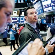 Wall Street se desploma, Dow Jones baja un 3,12% y Nasdaq pierde un 4,99%