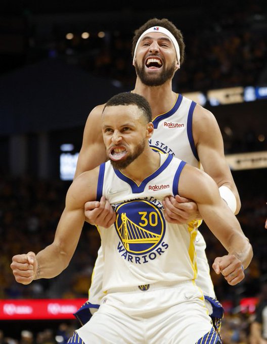 Los Warriors remontan y toman ventaja de 2-0 contra los Mavericks