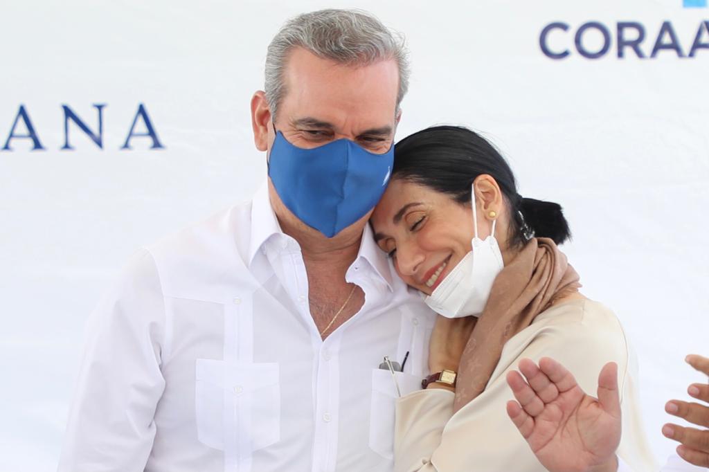 Tras asistir a graduación de una de sus hija, Abinader regresará este domingo al país  