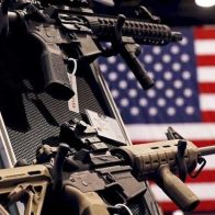 Senadores de EEUU logran acuerdo de mínimos que aumenta el control de armas