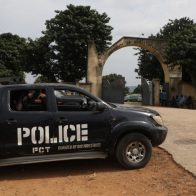 Liberan 35 adolescentes sometidas a esclavitud sexual en "fábrica de bebés" en Nigeria