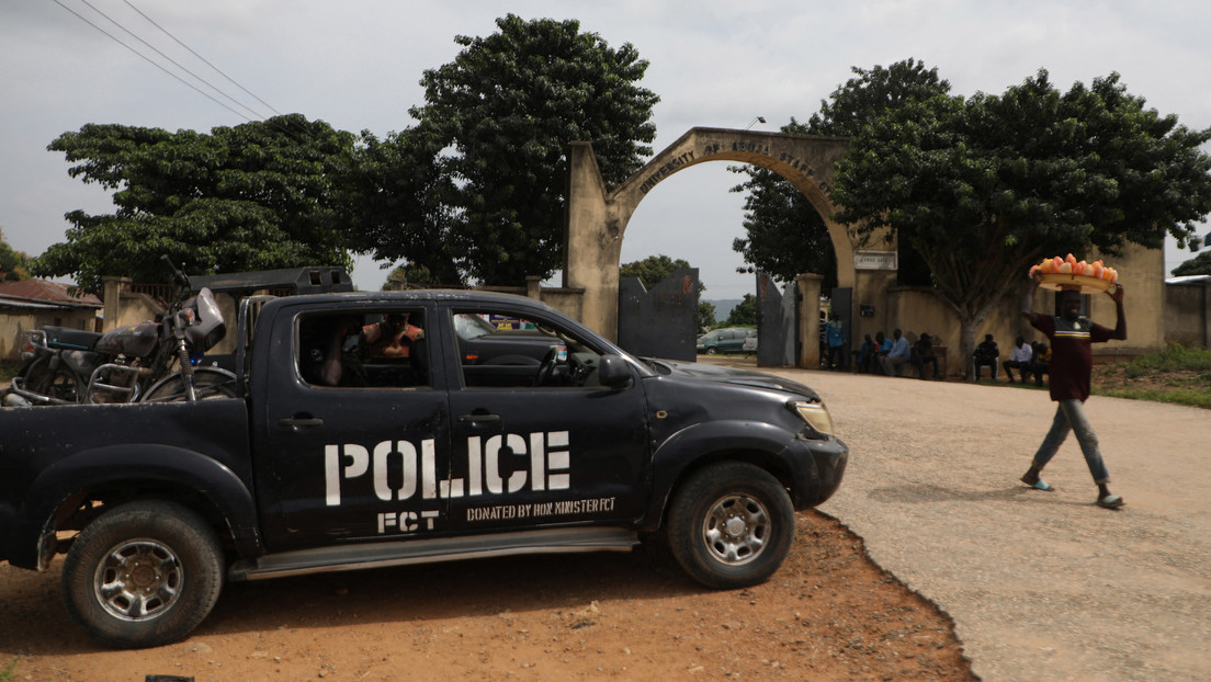 Liberan 35 adolescentes sometidas a esclavitud sexual en "fábrica de bebés" en Nigeria
