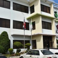 Niña golpeada por su madre ya está con otro familiar