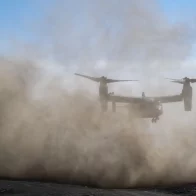 Accidente de avión militar en California deja al menos cuatro muertos