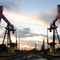 El petróleo Brent sube un 1,06 %, hasta 120,67 dólares